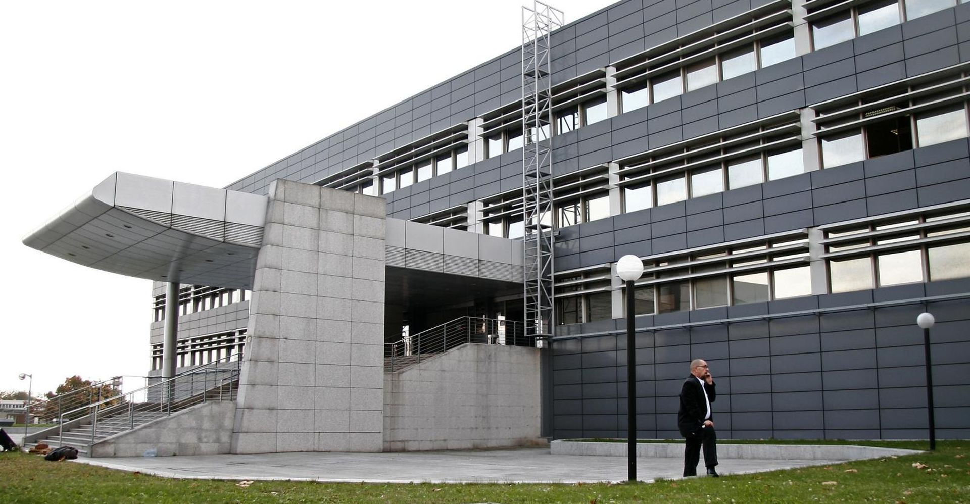 07.10.2008 Zagreb - Heinzelova, policijska uprava zagrebacka, Dubravko Novak, nacelnik ureda ravnatelja polcije daje izjavu novinarima ispred pu Zagrebacke vezanu za slucaj ubojstva Ivane Hodak
Photo: Danko Vucinovic/24sata