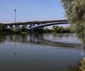 09.08.2019., Zagreb - Most Slobode na iznad rijeke Save polako se obnavlja.
Photo: Jurica Galoic/PIXSELL