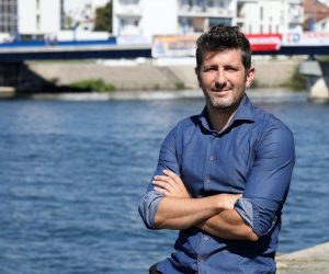 10.08.2019., Metkovic - 22. Maraton ladja na Neretvi. Sudionici se ladjama utrkuju uzduz rijeke Neretve, i to od Metkovica, preko Kule Norinske, Krvavca, Opuzena, Komina, Banje, Saric Struge, Rogotina, Ceveljuse, Stabline, pa do 22.580 metara udaljenog cilja u Plocama. Predsjednicki kandidat Dejan Kovac Photo: Grgo Jelavic/PIXSELL