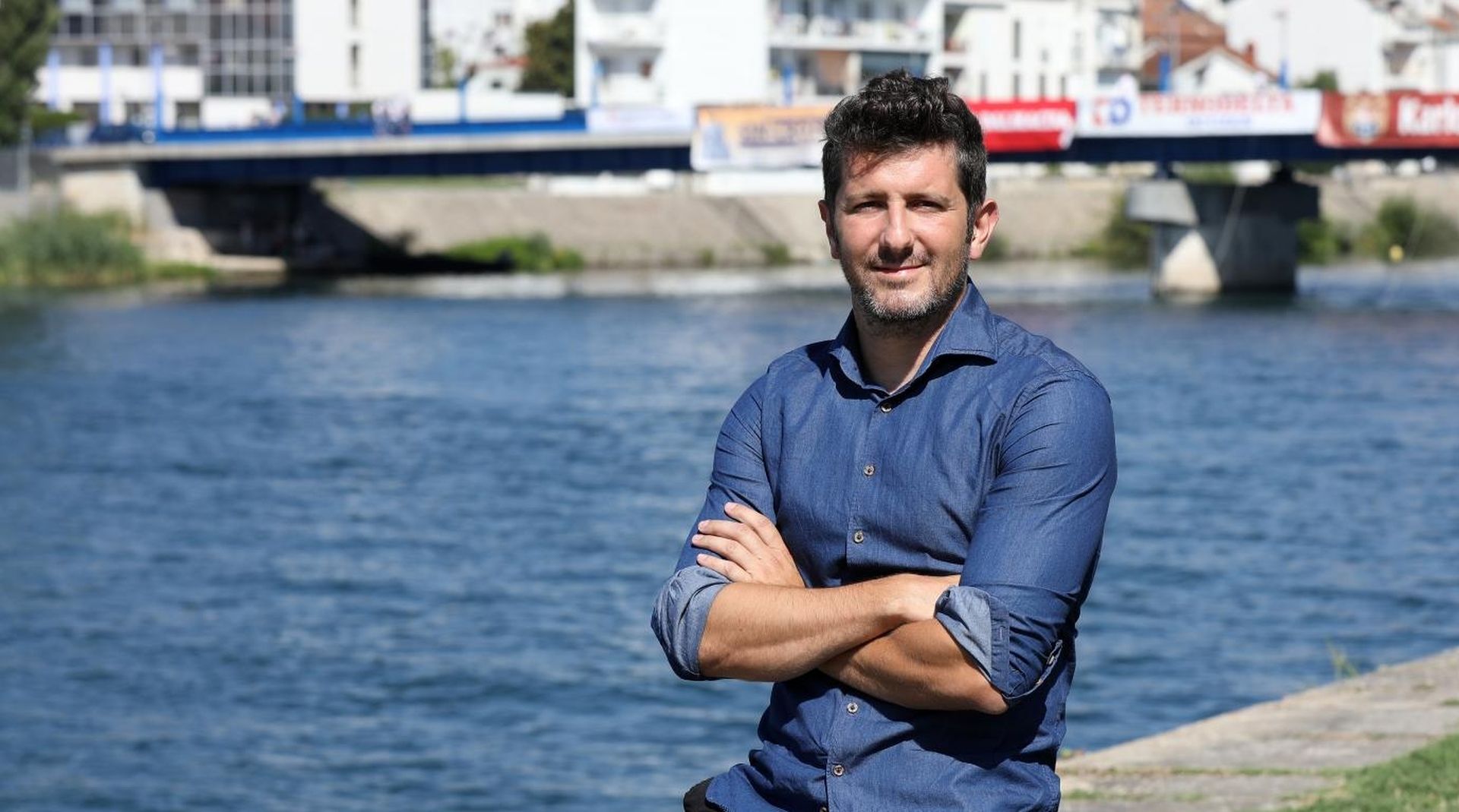 10.08.2019., Metkovic - 22. Maraton ladja na Neretvi. Sudionici se ladjama utrkuju uzduz rijeke Neretve, i to od Metkovica, preko Kule Norinske, Krvavca, Opuzena, Komina, Banje, Saric Struge, Rogotina, Ceveljuse, Stabline, pa do 22.580 metara udaljenog cilja u Plocama. Predsjednicki kandidat Dejan Kovac Photo: Grgo Jelavic/PIXSELL