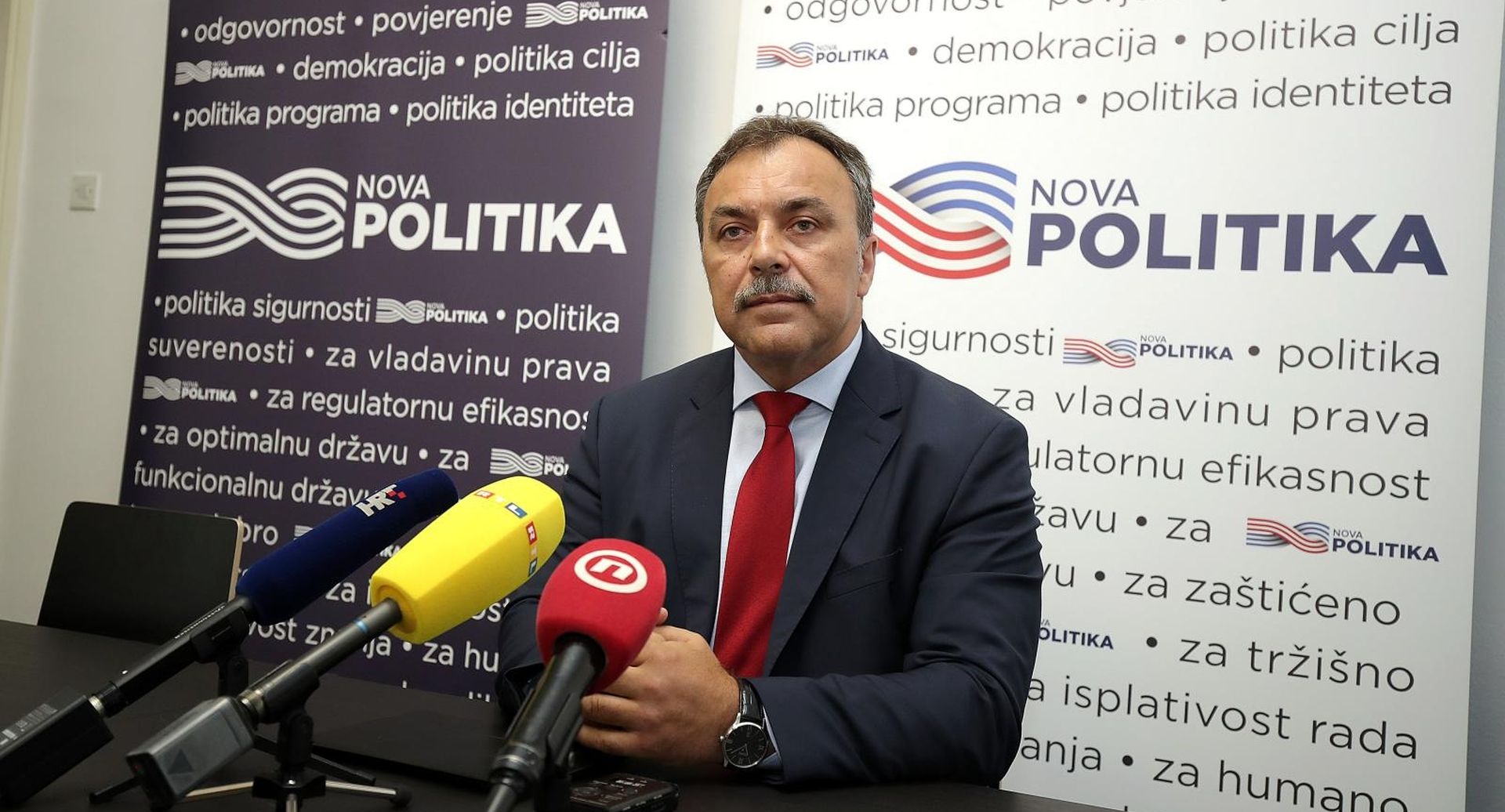 11.07.2019., Zagreb - Nezavisni saborski zastupnik Vlaho Orepic, sluzbeno je objavio svoju kandidaturu za predsjednika Republike Hrvatske u prostoriji stranke Nova Politika. 
Photo: Goran Stanzl/PIXSELL