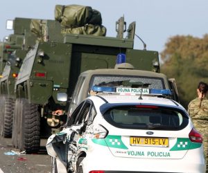11.09.2019., Karlovac - U prometnoj nesreci koja se dogodila oko 14,20 sati kod 27. kilometra autoceste A1 u smjeru Zagreba smrtno je stradala jedna osoba. U nesreci je poginuo vojni policajac na kojeg je naletio civilni kamion. Policijski ocevid na mjestu nesrece. Photo: Kristina Stedul Fabac/PIXSELL