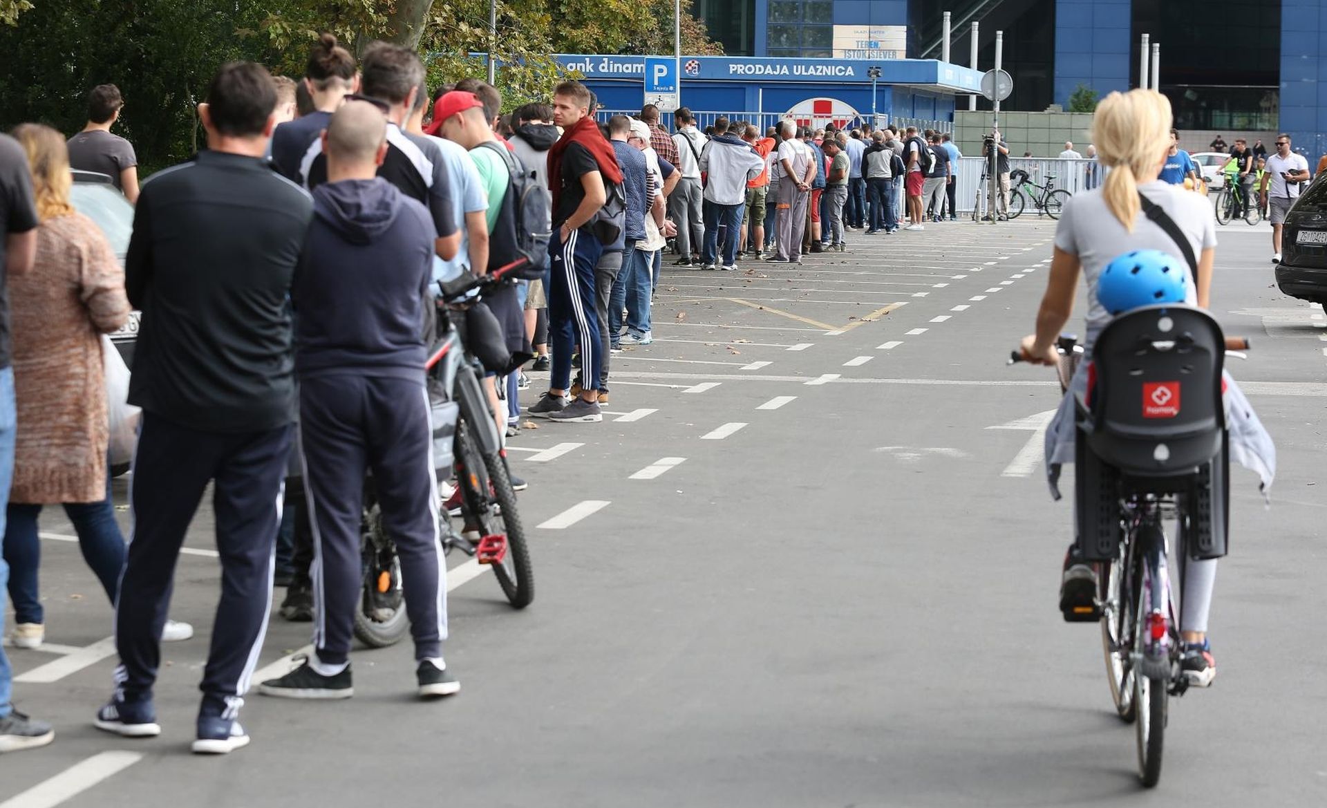 12.09.2019., Stadion Maksimir, Zagreb - Pocetak prodaje ulaznica za utakmicu lige prvaka izmedju GNK Dinamo Zagreb i Atalanta Bergamo.Photo: Marko Prpic/PIXSELL