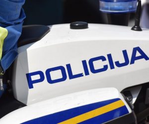 13.05.2018., Sibenik - Oznake na policijskim motorima. 
Photo: Hrvoje Jelavic/PIXSELL