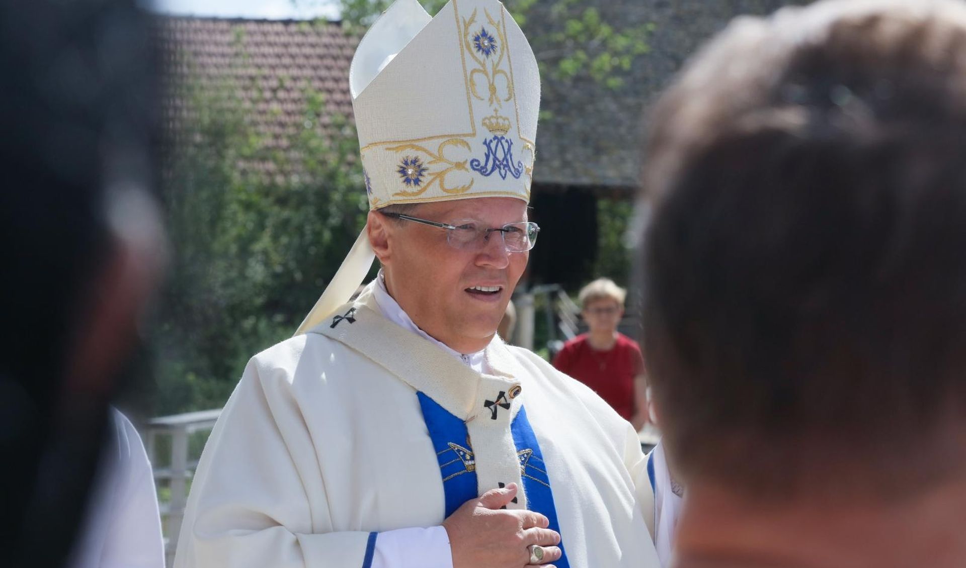 15.08.2019., Osijek, Aljmas - Na Veliku Gospu Svetiste Gospe od Utocista pohodio je veliki broj hodocasnika. Svecanu svetu misu u 10 sati predvodio je Mons. Dr. Djuro Hranic. 
Photo: Dubravka Petric/PIXSELL