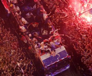 Svečani doček Vatrenih na Trgu bana Josipa Jelačića 16.07.2018., Zagreb - Docek Vatrenih na sredisnjem gradskom trgu. Hrvatska nogometna reprezentacija osvojila je drugo mjesto na Svjetskom prvenstvu 2018. u Rusiji. 

Photo: Filip Kos/PIXSELL
