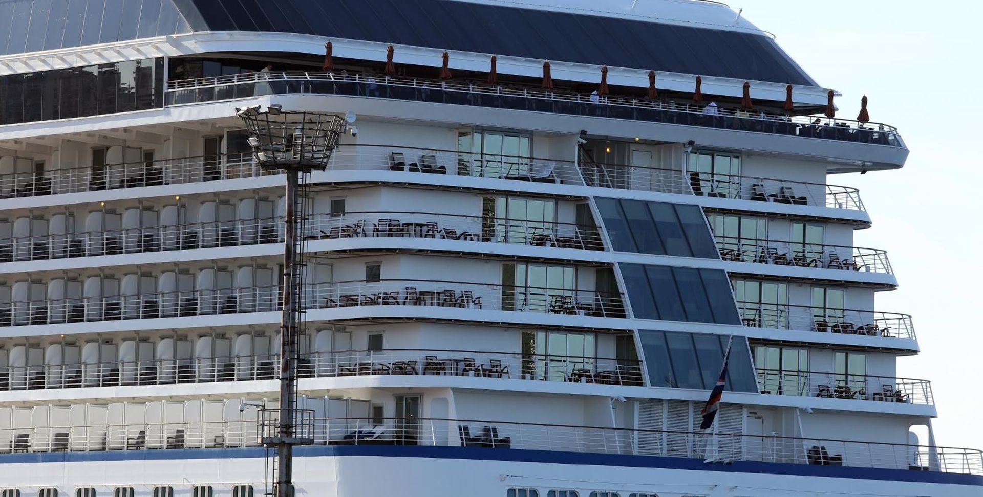 16.08.2018., Rijeka - Kruzer Riviera uplovio u rijecku luku i privezan je na kontejnerski terminal na Brajdici. 
237 metara dugacak luksuzni kruzer Riviera u vlasnistvu kompanije "Oceania cruises". Brod koji je sagradjen u Italiji prije nekoliko godina kostao je 530 milijuna dolara, ima 11 paluba, 629 kabina i ukrcava 1258 putnika i  800 clanova posade. 
Photo: Goran Kovacic/PIXSELL