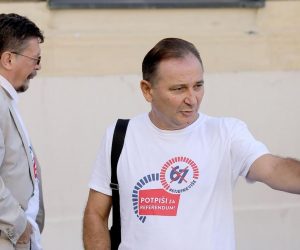 16.09.2019., Zagreb - Savez samostalnih sindikata Hrvatske (SSSH), Nezavisni hrvatski sindikati (NHS) i Matica hrvatskih sindikata (MHS) odrzali su konferenciju za medije ispred Hrvatskog sabora na temu referenduma 67 je previse. Mladen Novosel, Vilim Ribic.
Photo: Patrik Macek/PIXSELL