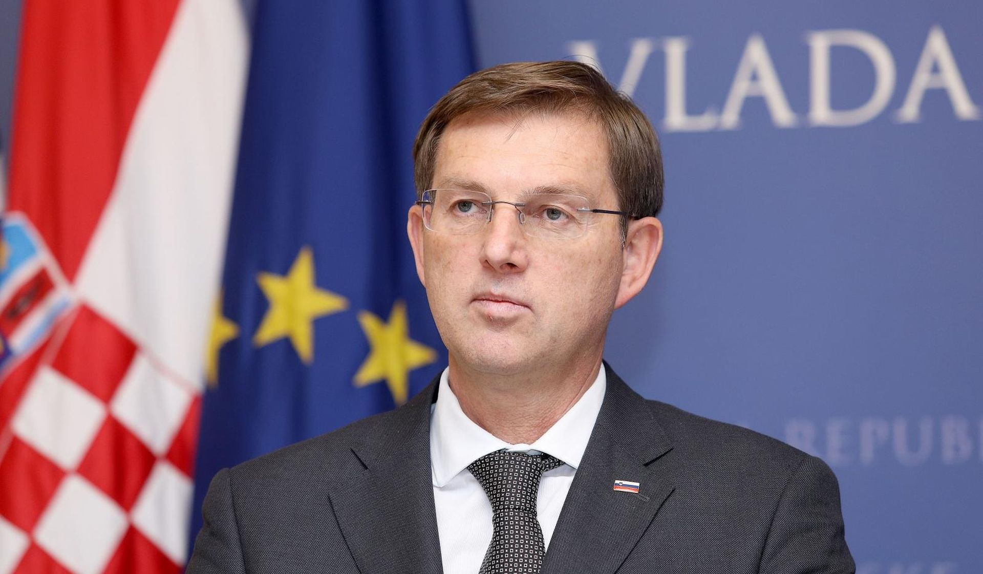 19.12.2017., Zagreb - Predsjednik Vlade Republike Hrvatske Andrej Plenkovic sastao se u Banskim dvorima s predsjednikom Vlade Republike Slovenije Mirom Cerarom, koji boravi  u radnom posjetu Republici Hrvatskoj. Nakon susreta premijeri su dali izjave za medije. 
Photo: Patrik Macek/PIXSELL