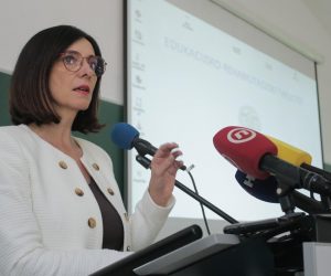 20.09.2019., Zagreb - U Edukacijsko-rehabilitacijskom fakultetu, a na inicijativu ministrice znanosti i obrazovanja Blazenke Divjak odrzaoe se sastanak na temu osiguravanja pomocnika u nastavi, na kojemu sudjeluju osnivaci skola, odnosno gradovi i zupanije, te udruge ukljucene u taj proces. 
Photo: Tomislav Miletic/PIXSELL