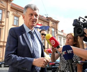 21.08.2019., Zagreb - Nakon ljetne stanke u Banskim dvorima odrzana je sjednica uzeg kabineta Vlade RH. Milan Kujundzic, ministar zdravstva Photo: Patrik Macek/PIXSELL