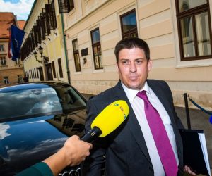 22.07.2019. Zagreb - Dolazak ministara u Vladu Republike Hrvatske. Ministar Oleg  Butkovic  Photo: Josip Regovic/PIXSELL