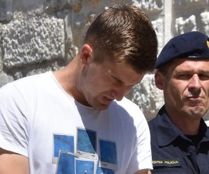 23.07.2019., Pula - Privodjenje osumnjicenog pripadnika Hrvatske vojske Roberta Bitunjca na ispitivanje u Opcinsko drzavno odvjetnistvo zbog premlacivanja 69-godisnjeg Evelina Valea. Photo: Dusko Marusic/PIXSELL