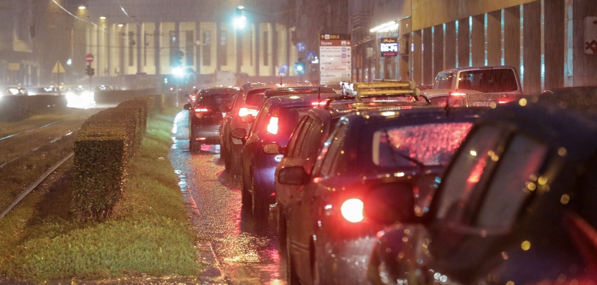 23.09.2019., Zagreb - Kisa koja je u Zagrebu pala na prvi dan jeseni ponegdje je prouzrocila poteskoce u prometu. 
Photo: Tomislav Miletic/PIXSELL
