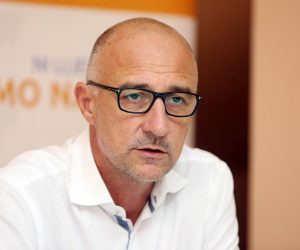 25.08.2019., Karlovac - Konferencija za medije Hrvatske narodne stranke – liberalnih demokrata  predsjednik HNS-a Ivan Vrdoljak te predsjednik Kluba zastupnika HNS-a i clan Predsjednistva HNS-a Milorad Batinic iznjeli su zakljucke sjednice Predsjednistva HNS-a.
Photo: Kristina Stedul Fabac/PIXSELL
