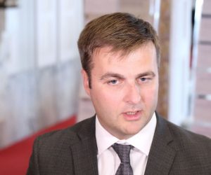26.09.2019., Zagreb - Ministar Tomislav Coric komentirao je u Saboru slucaj Dubravka Ponosa, HNS-ovg direktora Fonda za zastitu okolisa i energetsku ucinkovitost.
Photo: Patrik Macek/PIXSELL
