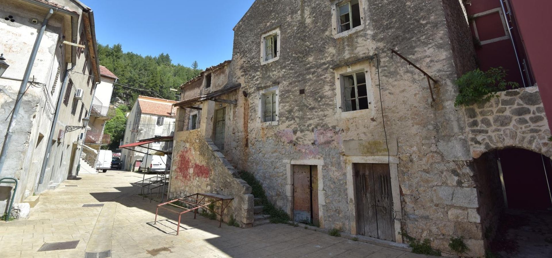 27.04.2019., Obrovac - Obrovac. 
Photo: Dino Stanin/PIXSELL