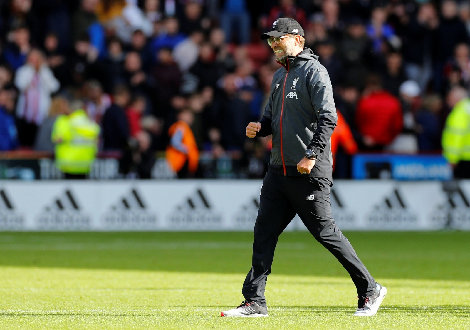 Premier League - Sheffield United v Liverpool Soccer Football - Premier League - Sheffield United v Liverpool - Bramall Lane, Sheffield, Britain - September 28, 2019  Liverpool manager Juergen Klopp celebrates after the match   REUTERS/Phil Noble  EDITORIAL USE ONLY. No use with unauthorized audio, video, data, fixture lists, club/league logos or "live" services. Online in-match use limited to 75 images, no video emulation. No use in betting, games or single club/league/player publications.  Please contact your account representative for further details. PHIL NOBLE