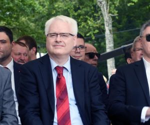 22.06.2019., Sisak - U organizaciji Saveza antifasistickih boraca i antifasista Republike Hrvatske, Sisacko-moslavacke zupanije i Grada Siska, u sumi Brezovica proslavljen je Dan antifasisticke borbe, u znak sjecanja na dan kada je 1941. u sumi Brezovica osnovan Prvi sisacki partizanski odred. Stjepan Mesic, Ivo Josipovic, Zoran Milanovic Photo: Borna Filic/PIXSELL