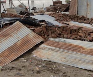 epa07879019 A damaged house due to the flooded water of river Ganga and Yamuna in Allahabad, Uttar Pradesh, India, 29 September 2019. According to the news reports, over eighty people have died in last four days in Bihar and Uttar Pradesh in rain related incidents after heavy rain brought flooding to low-lying areas.  EPA/STR