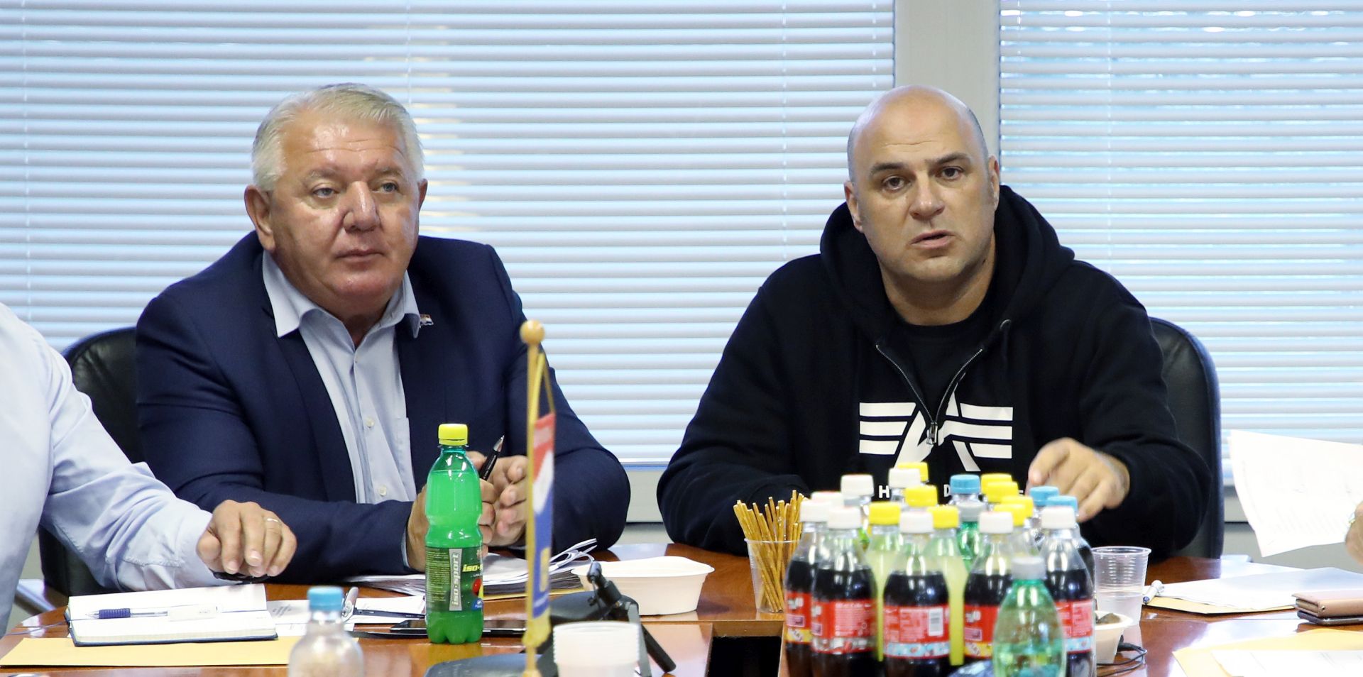 Zagreb, 03.10.2019 - Izvanredna sjednica svih tijela HVIDRA-e. Na slici predsjednik HVIDRA-e Josip Ðakiæ i glavni tajnik HVIDRA-e Josip Peria.
foto HINA/ Damir SENÈAR/ ds