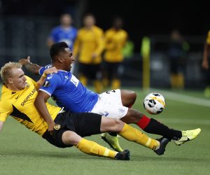 epa07893031 Young Boys' Frederik Soerensen (L) and Glasgow's Alfredo Morelos in action during the UEFA Europa League group G soccer match between BSC Young Boys Bern and Glasgow Rangers at the Stade de Suisse Stadium in Bern, Switzerland, 03 October 2019.  EPA/PETER KLAUNZER