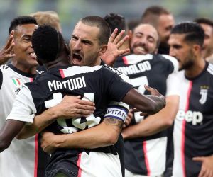 epa07902428 Juventus' players react after the Italian serie A soccer match between FC Inter and Juventus FC at Giuseppe Meazza stadium in Milan, Italy, 6 October 2019.  EPA/MATTEO BAZZI