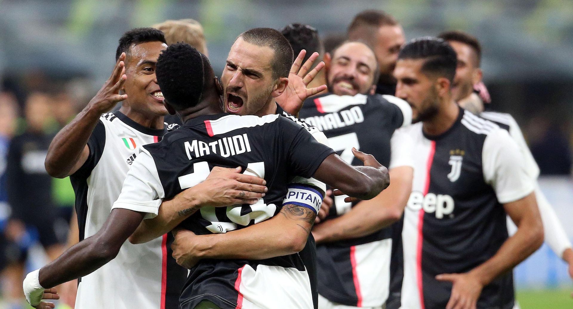 epa07902428 Juventus' players react after the Italian serie A soccer match between FC Inter and Juventus FC at Giuseppe Meazza stadium in Milan, Italy, 6 October 2019.  EPA/MATTEO BAZZI