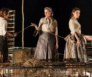 Zagreb, 12.10.2019.- Festival 34. Gavelline veèeri ugostit æe 14. i 15. listopada u Gradskom dramskom kazalitu Gavelli beogradske teatre Atelje 212, s dramatizacijom jednog od najvanijih romana srpske stvarnosne proze "Petrijin venac", te Jugoslavensko dramsko pozorite (JDP), s antologijskom Èehovljevom dramom "Ujak Vanja". Na slici scena iz predstave "Petrijin venac".
foto HINA/ GDK Gavella/ ua