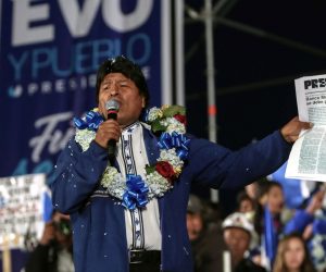 epa07926347 The President of Bolivia Evo Morales (C) addresses his supporters during a rally marking the closing of his electoral campaign, in the city of El Alto, Bolivia, 16 October 2019. Morales, who has served as Bolivia's president since 2006, is running for a fourth term in office. The 2019 Bolivian general election is scheduled to take place on 20 October 2019.  EPA/MARTIN ALIPAZ
