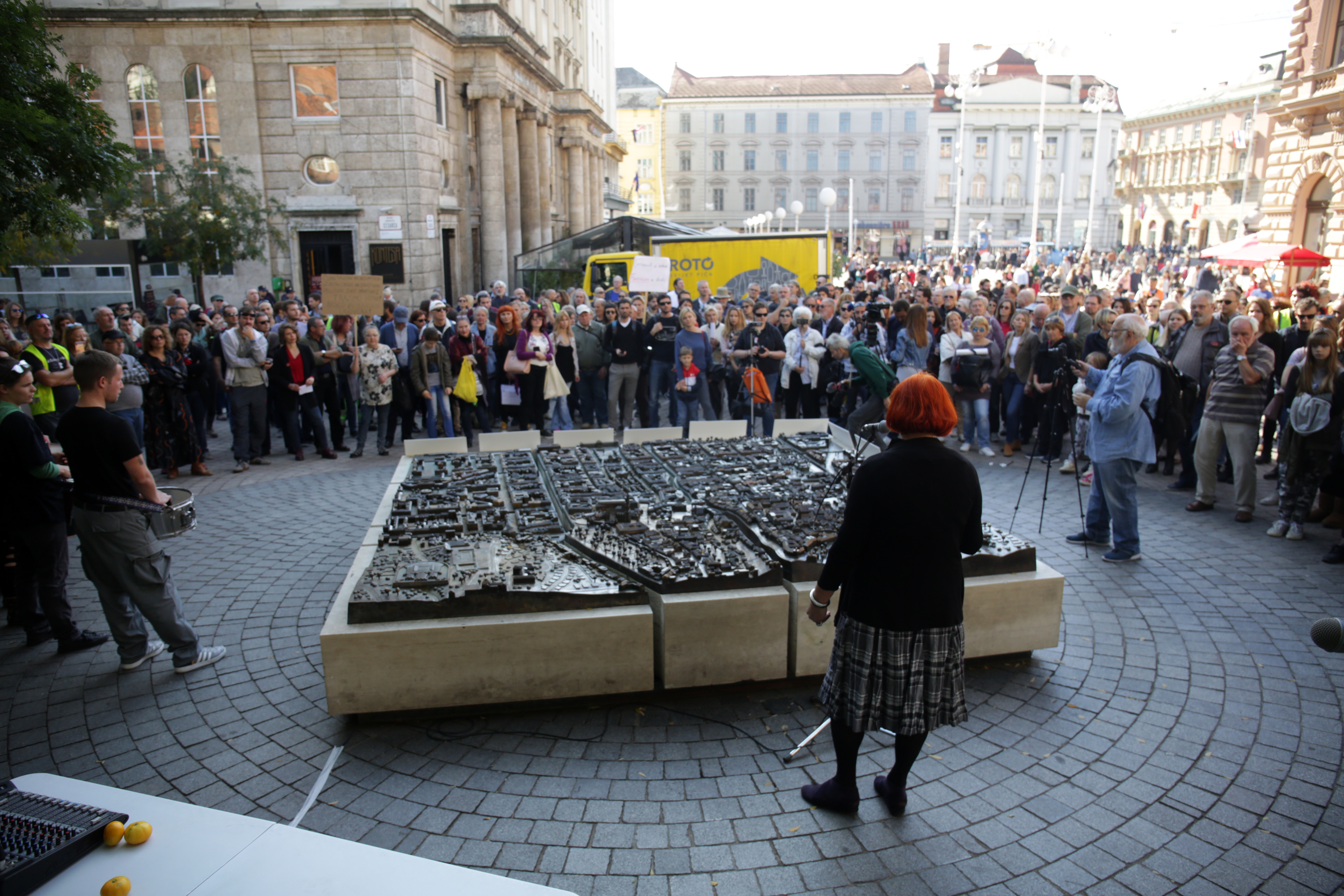 Zagreb, 19.10.2019 - Prosvjedni skup "Raskid7!" inicijative za odvajanje crkve od države te revidiranje vatikanskih ugovora.   foto HINA/ Daniel KASAP/ dk