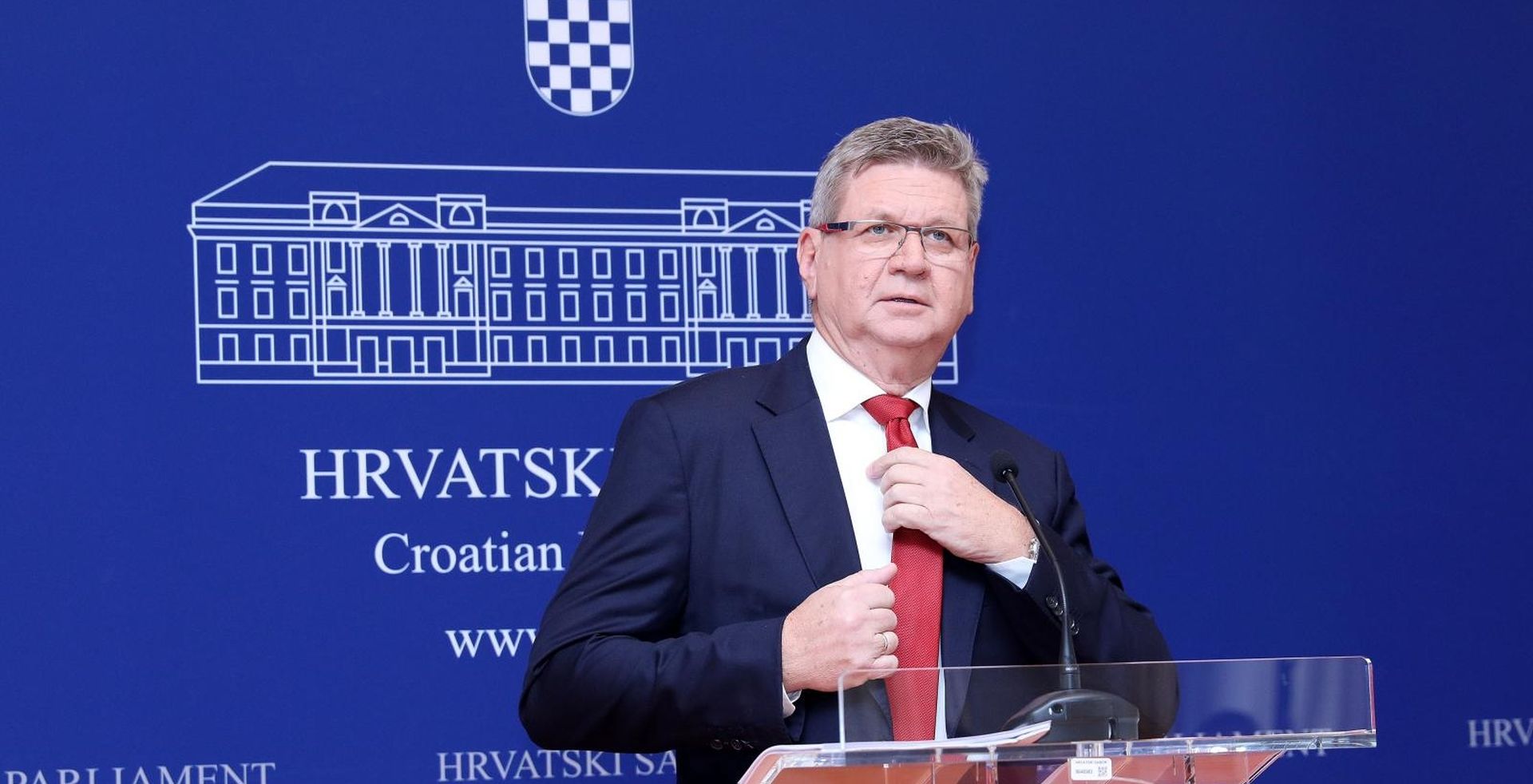 01.10.2019., Zagreb - U Saboru je odrzana konferencija za medije kluba zastupnika HSS-a i Demokrata, na kojoj je Mirando Mrsic govorio o razdvajanju mirovina.
Photo: Patrik Macek/PIXSELL