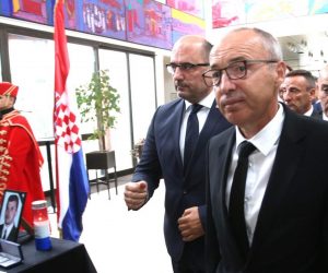 03.09.2019.,Split - U Casnickom domu HV-a u Lori odrzana komemoracija za komodora Ivicu Tolica. Damir Krsticevic, potpredsjednik Vlade i ministar obrane, Milijan Brkic, Tomo Medved, ministar hrvatskih branitelja, Mirko Sundov, nacelnik Glavnog stozera OSRH.

Photo: Miranda Cikotic/PIXSELL