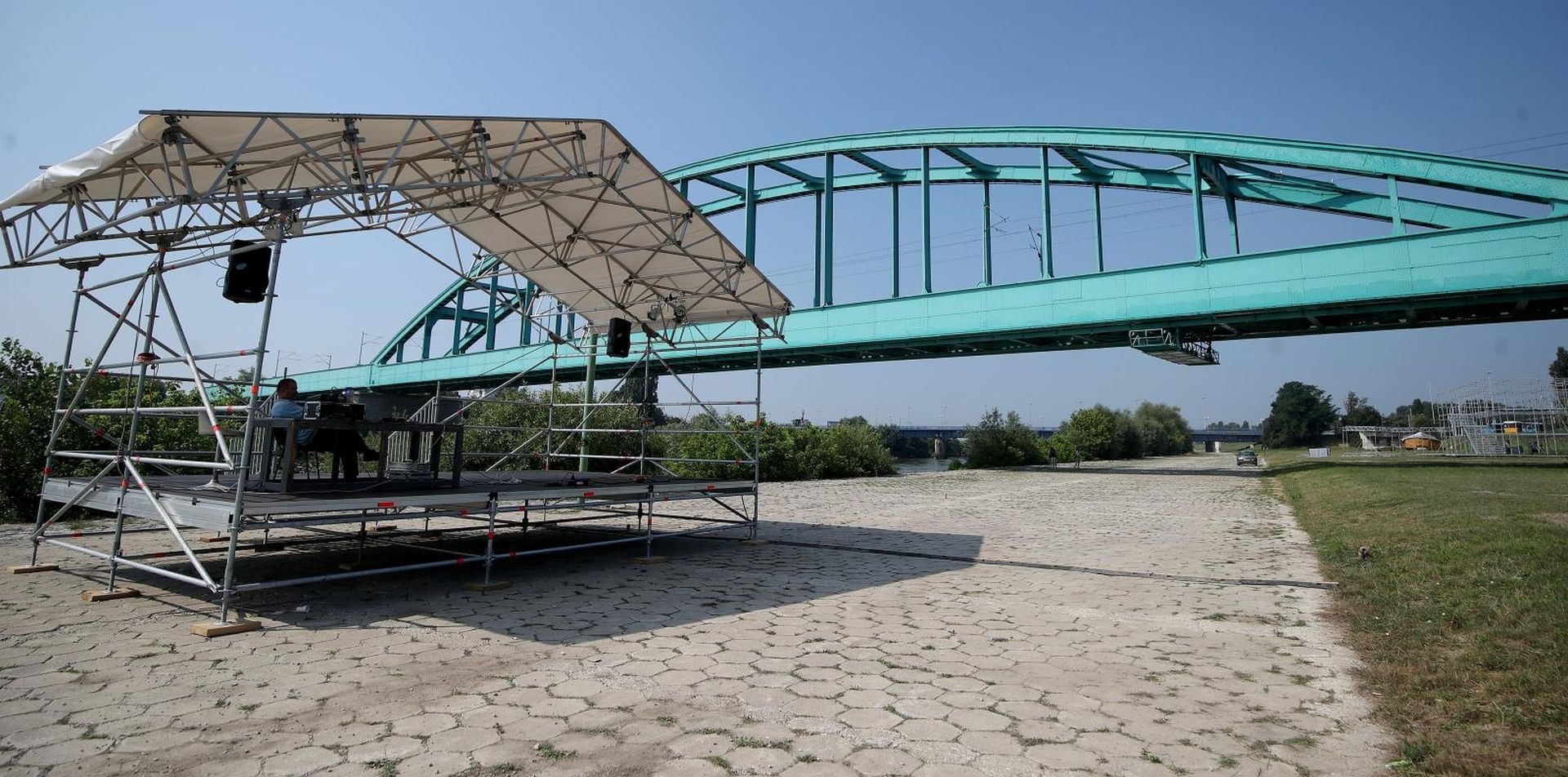 05.07.2019., Zagreb - Ljeto na Savi kod Hendrixovog mosta. Radi premalog interesa javnosti otkazan je jutarnji program na kojem je trebala biti  skola nordijskog hodanja i spustanje Savom u raftu.
Photo: Igor Kralj/PIXSELL