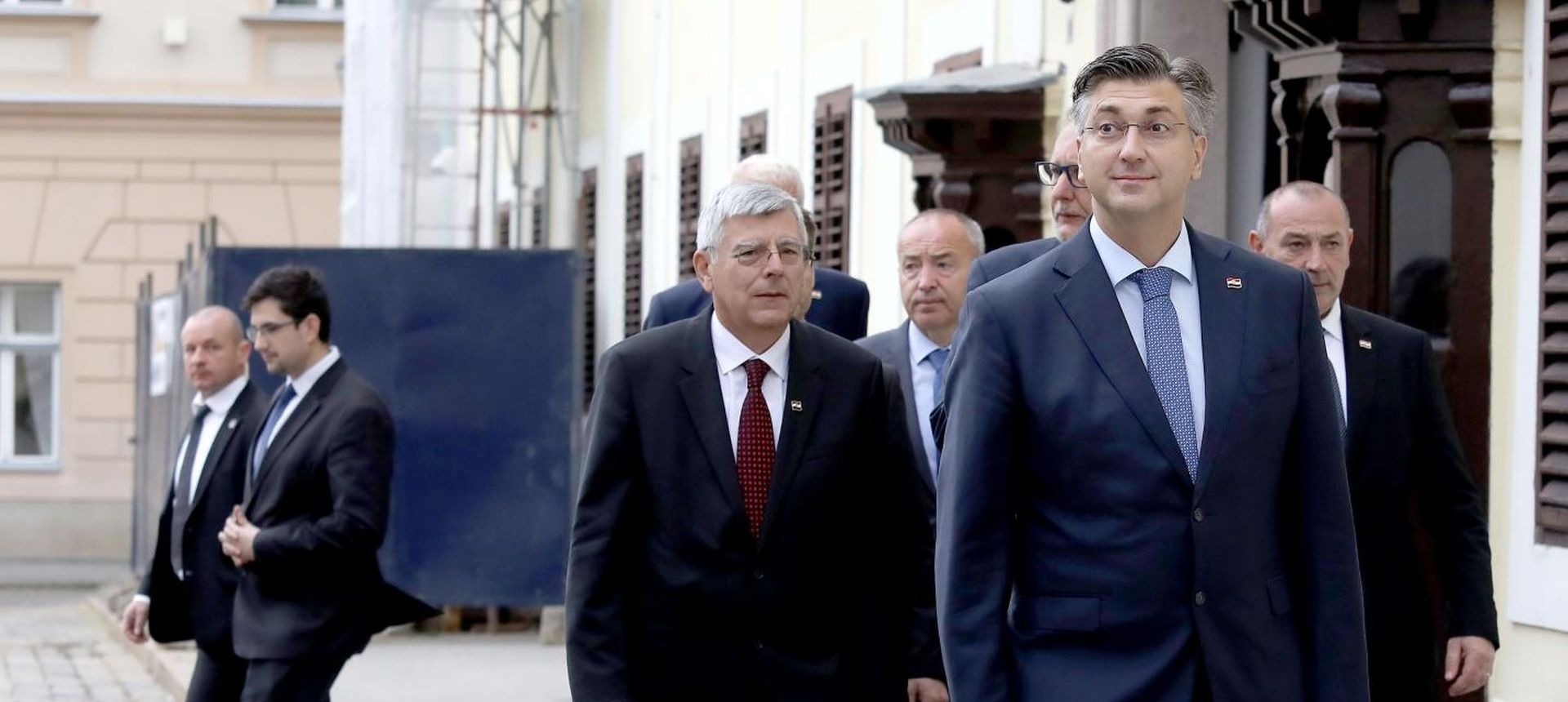 07.10.2019., Zagreb - Predsjednik Vlade Andrej Plenkovic polozio je vijenac na spomen plocu na zgradi Vlade Republike Hrvatske povodom 28. obljetnice raketiranja Banskih dvora. Zeljko Reiner Photo: Patrik Macek/PIXSELL