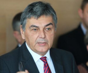 07.11.2016., Osijek - Skupina pod nazivom Koordinacija nacelnika, gradonacelnika i zupana iz redova HDSSB-a te predstavnici HDSSB-a svih pet slavonskih zupanija organizirali su konferenciju za novinare na temu "Proces demokratizacije HDSSB-a bez odgode i nezaustavljivo ide dalje". Vladimir Sisljagic. 
Photo: Davor Javorovic/PIXSELL