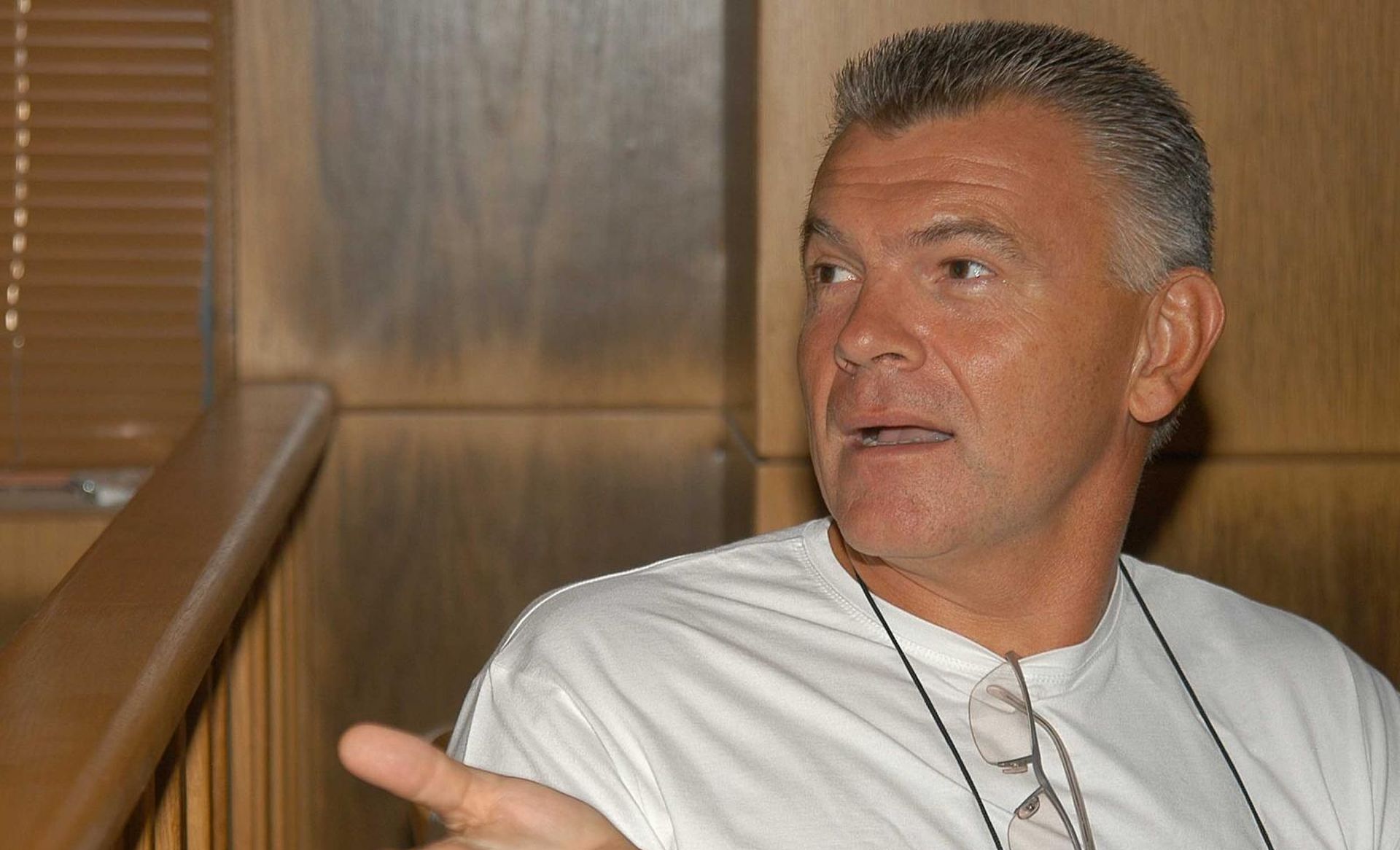 02.09.2005., Igoumenitas, Grcka - Hrvoje Petrac uhicen je u Grckoj. Petrac je  optuzen zbog otmice Tomislava Zagorca, sina generala Vladimira Zagorca, s kojim Petrac ima nekoliko zajednickih tvrtki. Zajedno s Petracem osudjen je i Ivica Ico Matekovic. Petrac je osudjen na sest godina zatvorske kazne.
Hrvoje Petrac ceka u sudnici razvoj dogadjaja
Photo: Marko Lukunic/Vecernji list
