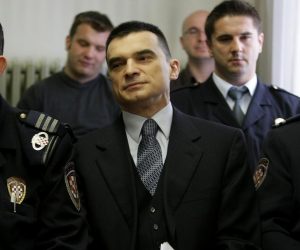 09.12.2008.Zagreb - Na sudenju Vladimiru Zagorcu u aferi dragulji Snjezana Siprak, bivsa tajnica Vladimira Zagorca, na danasnjem je sudenju ponovila da je umirovljeni general ukrao dragulje iz sefa zbog cega je protiv njega pokrenuta istraga.Snjezana Siprak je tijekom istrage rekla je kako je umirovljeni general dok je 2000. odlazio iz ministarstva odnio torbe s draguljima vrijednim pet milijuna dolara.
Photo Sanjin Strukic/24sata