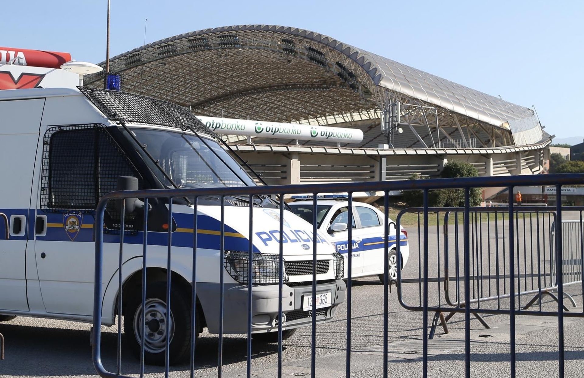 09.10.2019., Split - Uoci sutrasnje kvalifikacijske utakmice za Europsko prvesntvo izmedju Hrvatske i Madjarske na Poljudu policija uvodi privremenu regulacije prometa oko stadiona i povecava prisustvo u gradu. Photo: Ivo Cagalj/PIXSELL