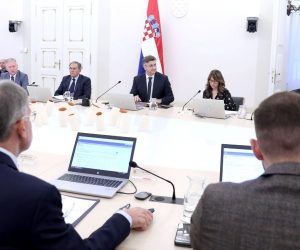 10.10.2019., Zagreb - Vlada RH odrzala je u Banskim dvorima svoju 183. sjednicu na kojoj je, uz ostalo, raspravljala o izmjenama zakona o radu i mirovinskom osiguranju. Predsjednik Vlade Andrej Plenkovic  Photo: Patrik Macek/PIXSELL