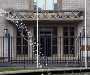 14.04.2011., Den Haag, Nizozemska. Zgrada Medjunarodnog krivicnog suda za bivsu Jugoslaviju dan uoci izricanja presude hrvatskim generalima Anti Gotovini, Ivanu Cermaku i Mladenu Markacu. Ulaz u zgradu suda.
Photo: Davor Puklavec/PIXSELL