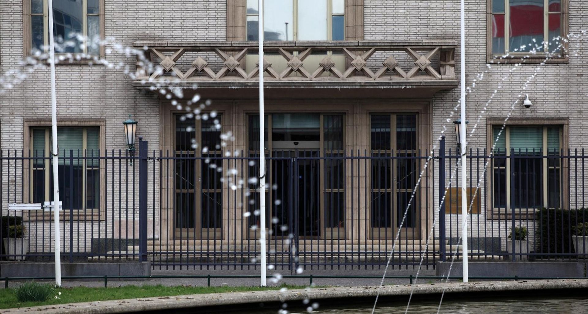14.04.2011., Den Haag, Nizozemska. Zgrada Medjunarodnog krivicnog suda za bivsu Jugoslaviju dan uoci izricanja presude hrvatskim generalima Anti Gotovini, Ivanu Cermaku i Mladenu Markacu. Ulaz u zgradu suda.
Photo: Davor Puklavec/PIXSELL