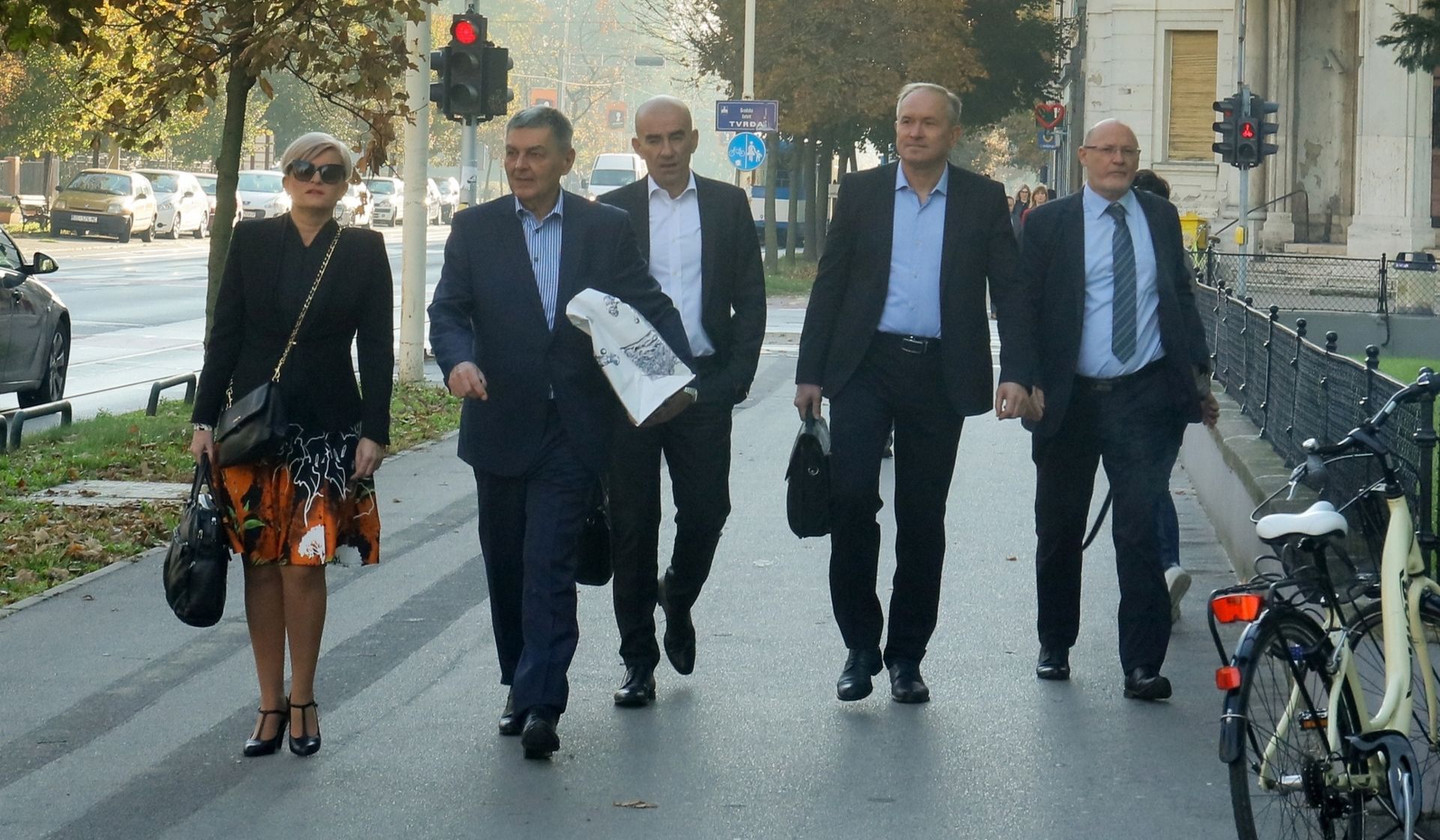 14.10.2019., Osijek - Dolazak Vladimira Sisljagica i Martina Marolina na Zupanijski sud u Osijeku na ponovljeno sudjenje za, kako ga se tereti, izvlacenje 122.000 kuna iz zupanijske blagajne
Photo: Dubravka Petric/PIXSELL