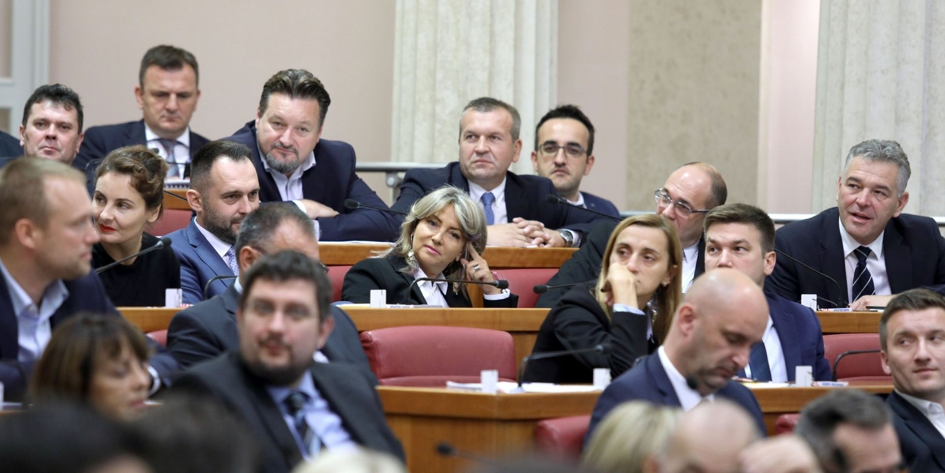 18.10.2019., Zagreb - U Saboru je uz stalnu opstrukciju oporbenih zastupnika pocelo glasovanje o raspravljenim tockama dnevnog reda. Rezultati glasovanja pokazuju da su problemi u vladajucoj koaliciji rijeseni. Suncana Glavak Photo: Patrik Macek/PIXSELL