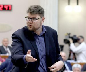 18.10.2019., Zagreb - U Saboru je uz stalnu opstrukciju oporbenih zastupnika pocelo glasovanje o raspravljenim tockama dnevnog reda. Rezultati glasovanja pokazuju da su problemi u vladajucoj koaliciji rijeseni. Pedja Grbin Photo: Patrik Macek/PIXSELL