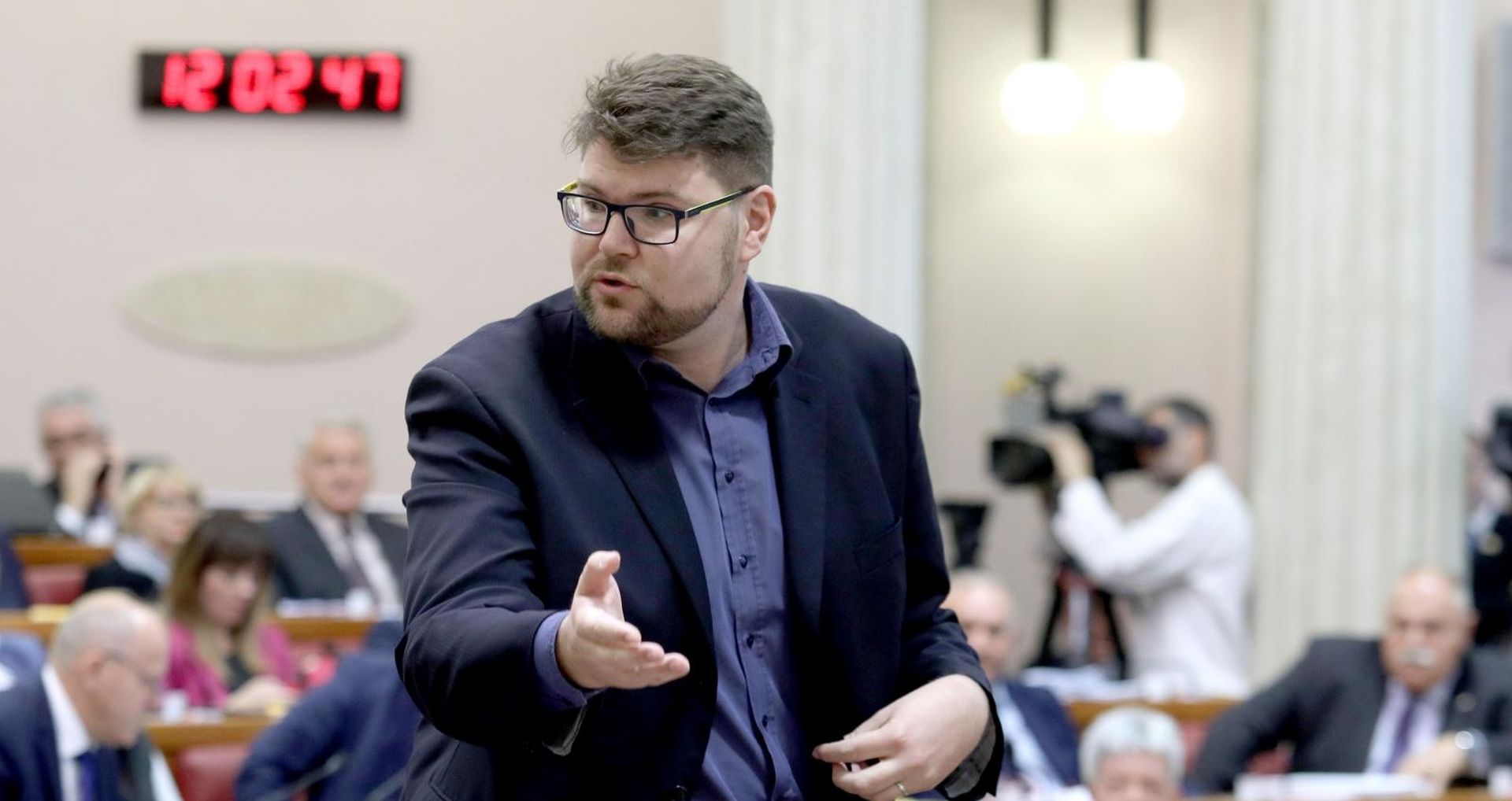 18.10.2019., Zagreb - U Saboru je uz stalnu opstrukciju oporbenih zastupnika pocelo glasovanje o raspravljenim tockama dnevnog reda. Rezultati glasovanja pokazuju da su problemi u vladajucoj koaliciji rijeseni. Pedja Grbin Photo: Patrik Macek/PIXSELL
