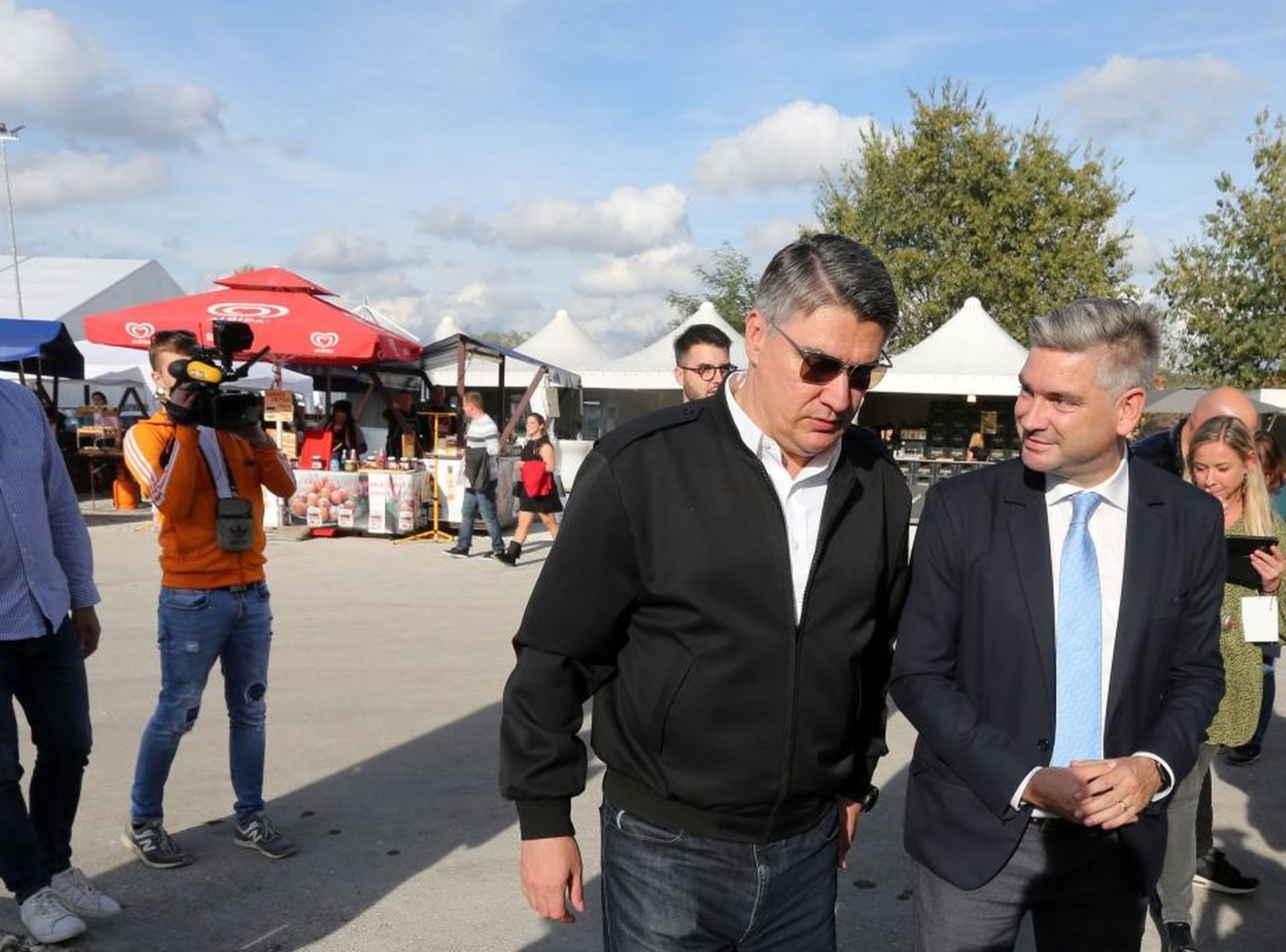 18.10.2019., Tinjan - Internacionalni sajam prsuta. Predsjednicki kandidat Zoran Milanovic posjetio sajam prsuta.
Photo:Goran Kovacic/PIXSELL