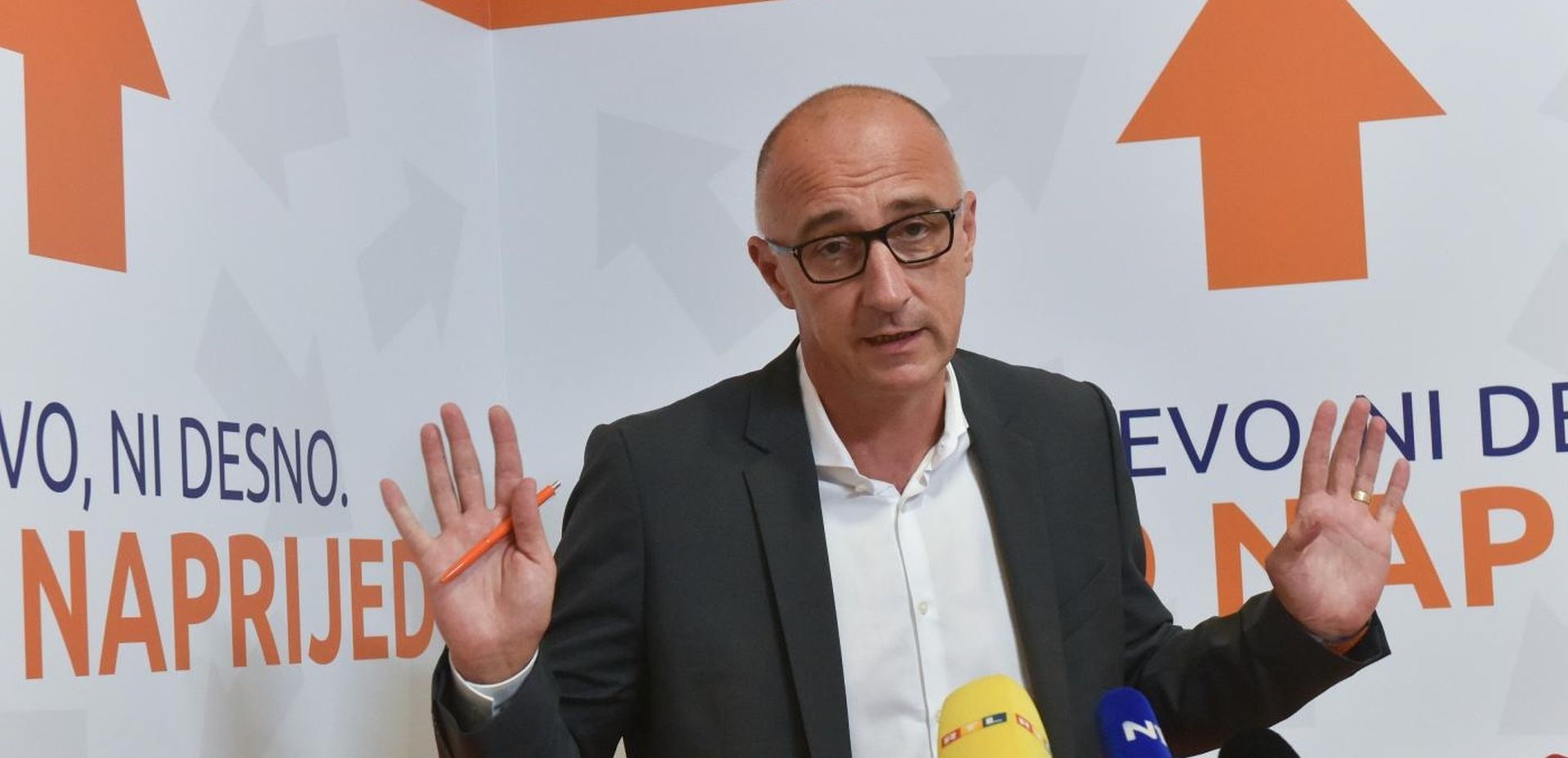21.09.2019., Zagreb - U sjedistu Hrvatske narodne stranke Ivan Vrdoljak i Milorad Batinic odrzali su konferenciju za medije.

 Photo : Davorin Visnjic/PIXSELL