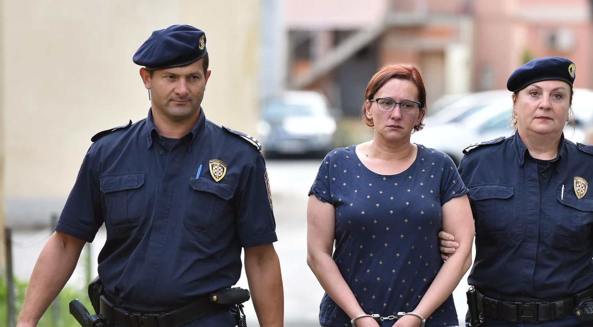22.08.2019., Varazdin - Policija dovela Smiljanu Srnec na Zupanijski sud na sjednicu Optuznog vijeca. Smiljanu Srnec tereti se da je 2000. godine u obiteljskoj kuci u Palovcu ubila svoju sestru cije je tijelo pronadjeno u zamrzivacu 16. veljace 2019. godine. Photo: Vjeran Zganec Rogulja/PIXSELL