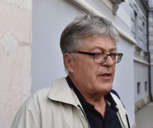 23.10.2019., Pula - Bivsa rijecka procelnica za sport i tehnicku kulturu Vera Begic na pulskom Zupanijskom sudu nepravomocno je osudjena na cetiri godine zatvora i sedam godina zabrane voznje, jer je pod utjecajem alkohola u kolovozu prosle godine izazvala prometnu nesrecu u kojoj je poginuo 41-godisnji vozac iz Umaga. Vera Begic se nije pojavila na citanju presude. Otac poginulog.
Photo: Dusko Marusic/PIXSELL